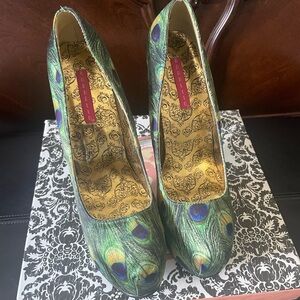Bordello Poetic License Green Peacock Print Heels